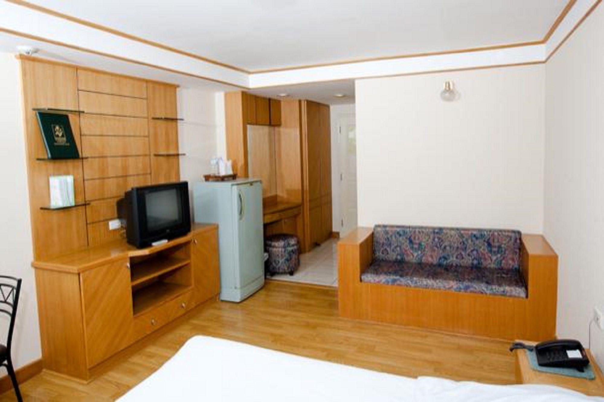 Aparthotel Roseate Ratchada Bangkok Exterior foto